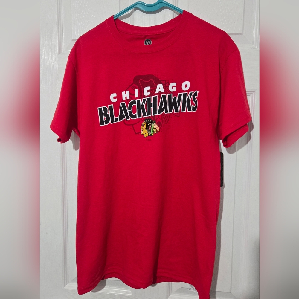 Chicago Blackhawks Adult Medium Red T-Shirt NWT